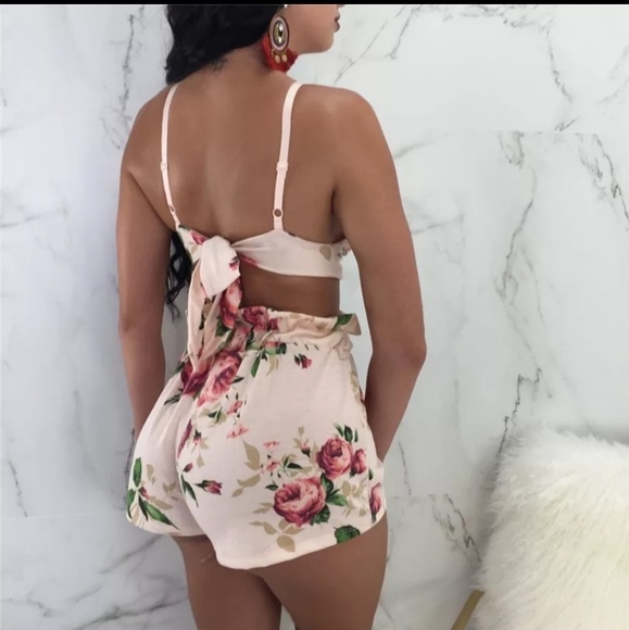 Momani Boutique Pants - Beautiful 2pc Floral Print Crop Top and Shorts Set